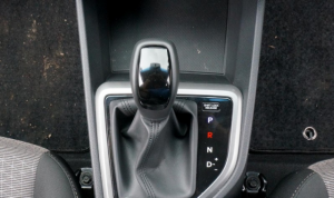 Машина не едет при включении передачи: механика и автомат