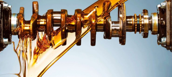 Почему нельзя выбирать синтетическое моторное масло 5W30, исходя из его цены