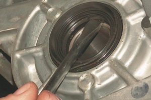 Почему течет масло из коробки передач: МКПП и АКПП