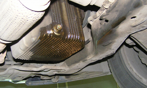 Почему течет масло из коробки передач: МКПП и АКПП