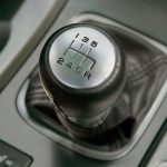 Почему возникают проблемы с включением задней передачи