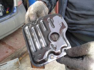 Признаки&nbsp;забитого фильтра или низкого уровня масла в АКПП