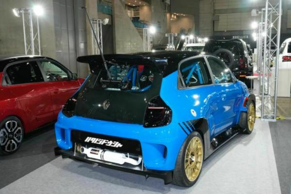 Тюнер Hatano представил C'eLavie 105 Maxi на базе Renault Twingo с V6