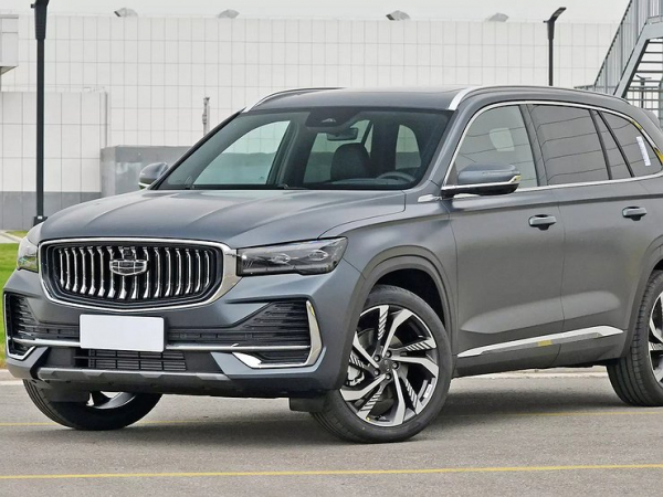 Только &laquo;робот&raquo; и передний привод: Geely открыла продажи обновленного Monjaro