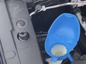 Водители нашли отличный способ кардинально экономить на «незамерзайке» Водители нашли отличный способ кардинально экономить на «незамерзайке»