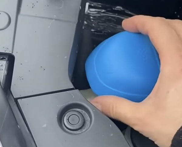 Водители нашли отличный способ кардинально экономить на «незамерзайке» Водители нашли отличный способ кардинально экономить на «незамерзайке»