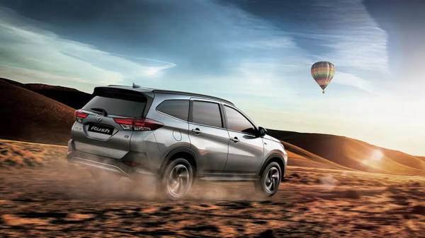 В РФ привезли недорогую и надежную 7-местную модель Toyota