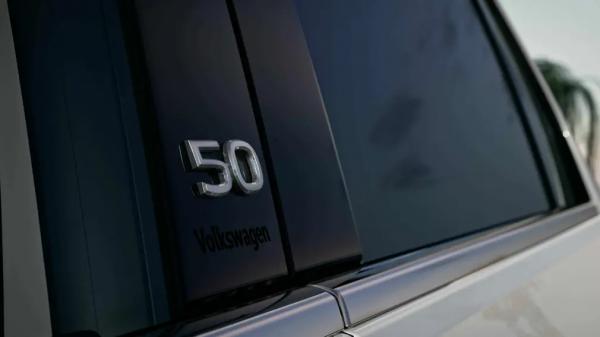 Компания Volkswagen начала продажи юбилейной версии обновлённого Golf