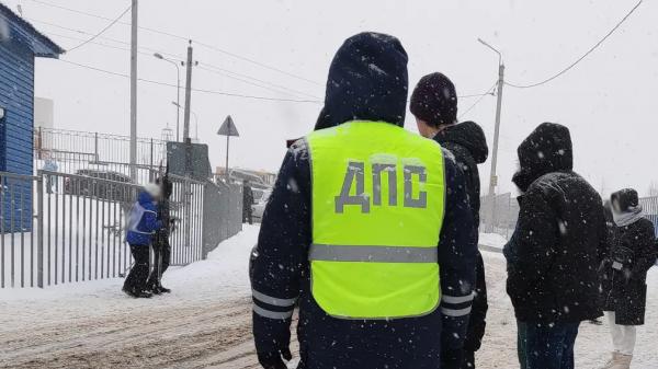 Снег на номерах может стать причиной лишения прав: в каких случаях это возможно