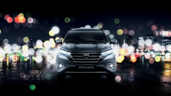 В РФ привезли недорогую и надежную 7-местную модель Toyota