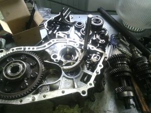 Гул в коробке передач: причины шума МКПП и АКПП Гул в коробке передач: причины шума МКПП и АКПП