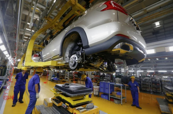 Как производитель батареек BYD обогнал Tesla по всем фронтам