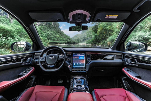 Семиместный кроссовер за 2,7 миллиона: как купить SWM G05 Pro за 24 тысячи рублей в месяц Семиместный кроссовер за 2,7 миллиона: как купить SWM G05 Pro за 24 тысячи рублей в месяц