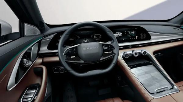 Россиянам предложат абсолютно новый Exeed TXL - кроссовер получил другой салон и классический автомат