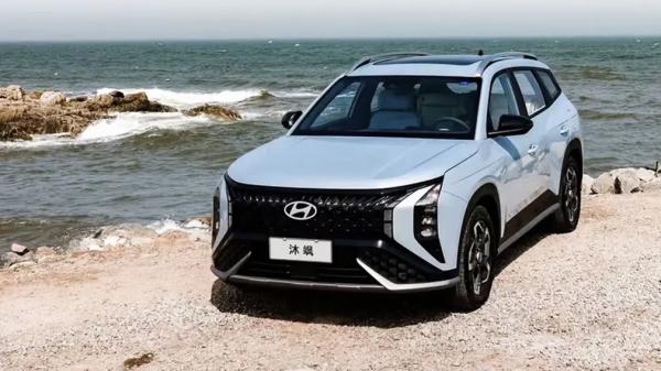 В России появился надежный и стильный кроссовер Hyundai