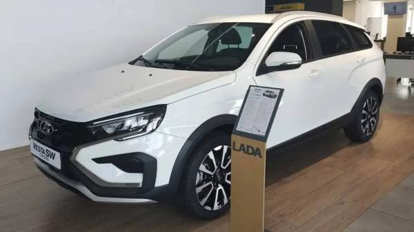 АВТОВАЗ опроверг остановку производства универсалов Lada Vesta