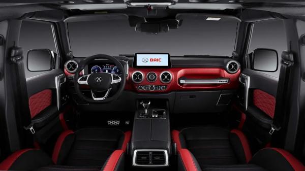 В России рамный внедорожник BAIC BJ40 за год стал дороже на 591 тыс. рублей