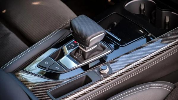 Тормоз до конца и ручной режим в пробках &ndash; семь советов, которые продлят жизнь &laquo;роботу&raquo;