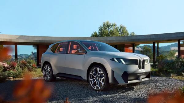 Компания BMW представила прототип электрического кроссовера будущего