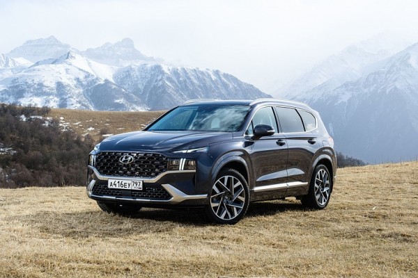 Geely Monjaro или Hyundai Santa Fe: что и как выгоднее купить и обслуживать