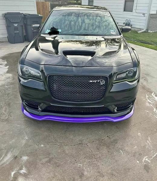 О существовании седана Chrysler 300 с мотором Hellcat почти никто не знает, а зря