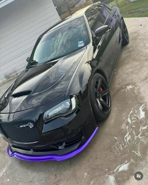 О существовании седана Chrysler 300 с мотором Hellcat почти никто не знает, а зря