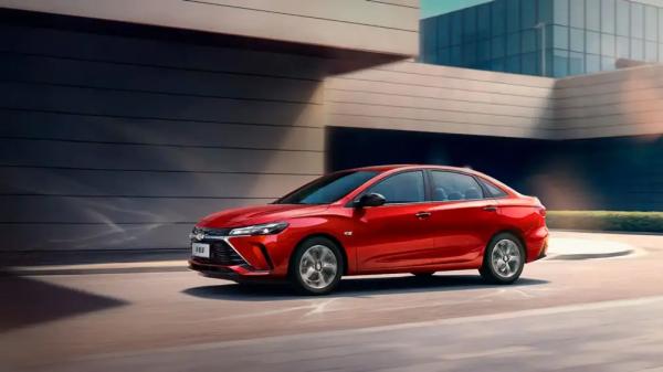 Известный блогер провел обзор модели, которая является альтернативой Lada Vesta