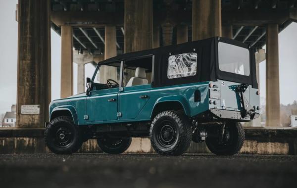 Этот рестомод Land Rover Defender построен на внедорожнике Jeep 