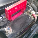 Как чистить клеммы аккумулятора автомобиля и зачем это нужно