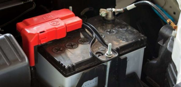 Кипит аккумулятор на машине: причины кипения АКБ на автомобиле или на зарядке от ЗУ