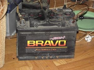 Кипит аккумулятор на машине: причины кипения АКБ на автомобиле или на зарядке от ЗУ