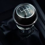 При переключении передач хрустит коробка: возможные неисправности