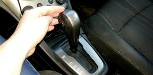 Проблемы в работе АКПП: коробка автомат не набирает скорость, машина не едет назад