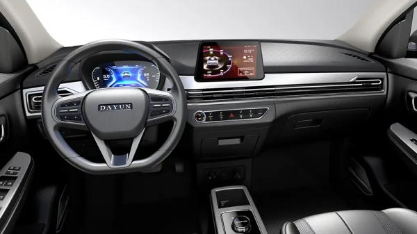 В Москве был замечен бюджетный китайский кроссовер Dayun Yuehu