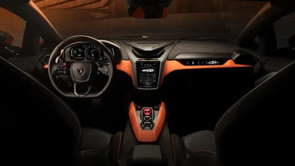 В России продаётся гибридный суперкар от Lamborghini