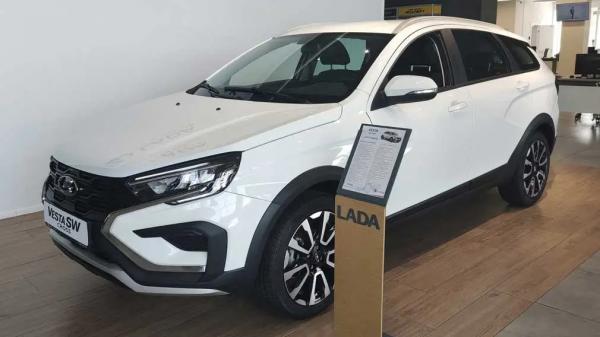 Какую LADA Vesta SW Cross с пробегом лучше купить: советы эксперта