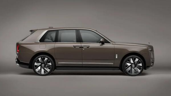 Дебютировал обновлённый люксовый вседорожник Rolls-Royce Cullinan