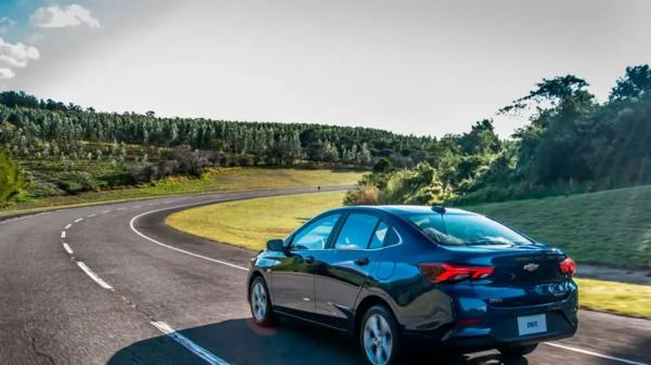 В РФ привезли один из самых дешевых седанов Chevrolet