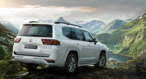 В России стартовали продажи Toyota Land Cruiser 300 от 9 млн рублей
