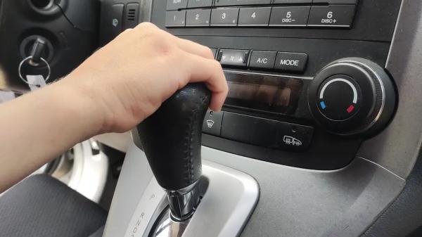 Надежная ходовая и неприхотливый мотор: назван седан с пробегом за 250 тыс. рублей