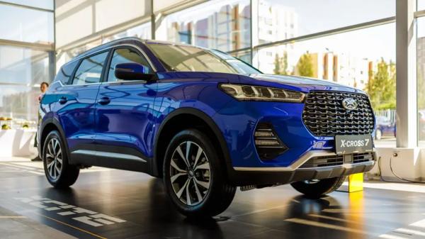 12 кроссоверов в час - столько XCite X-Cross 7 выпускает сегодня бывший завод Nissan