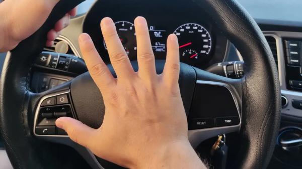 От 3 тыс. рублей до лишения прав на 3 месяца - депутаты предложили штрафовать водителей за опасное вождение