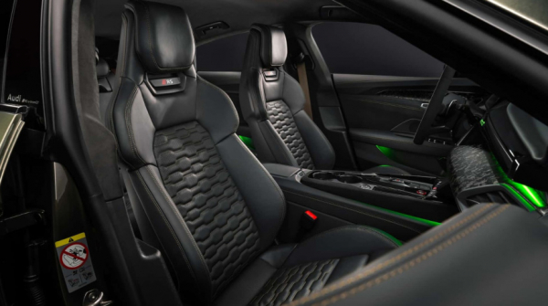 Audi представила свой самый мощный автомобиль за всю историю - RS E-Tron GT Performance