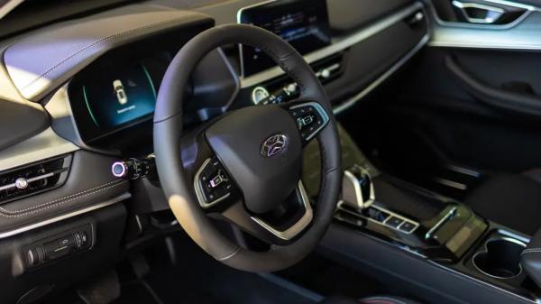 12 кроссоверов в час - столько XCite X-Cross 7 выпускает сегодня бывший завод Nissan