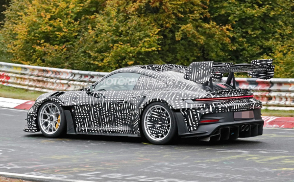 Фотошпионы засняли &laquo;летающий&raquo; прототип Porsche 911 GT3 RS от Manthey Racing
