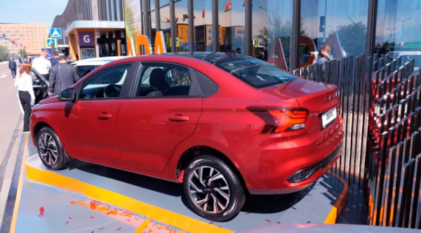 На ПМЭФ- 2024 показали Lada Iskra. Когда ждать новинку?