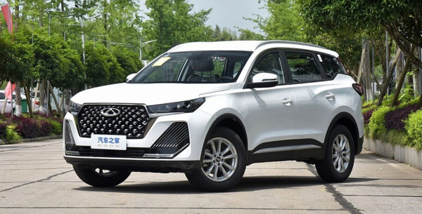 Новый Chery Tiggo 7 2024 года стоит 840 тысяч рублей в Китае