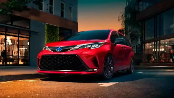 В РФ впервые появилось каско для праворульных автомобилей