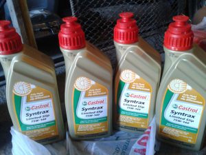 Через сколько надо менять масло в коробке: МКПП и АКПП Через сколько надо менять масло в коробке: МКПП и АКПП