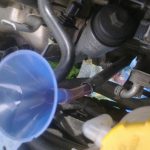 Проверка уровня масла в коробке и его состояния: механическая и автоматическая КПП